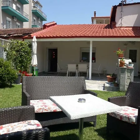 Elena Rooms-apartments Asproválta
