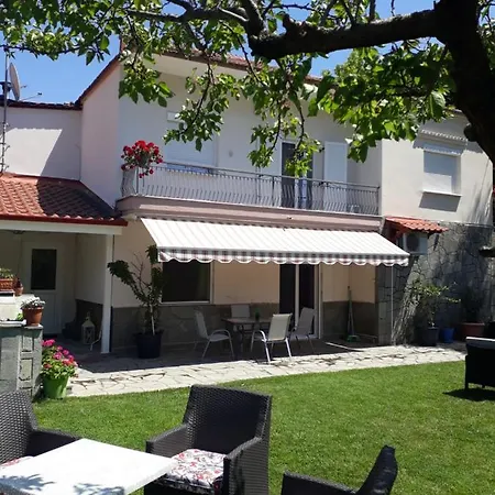 Apart-hotel Elena Rooms-apartments *