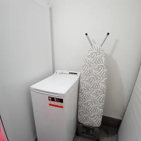 Elena Rooms-apartments 4* 아스프로발타