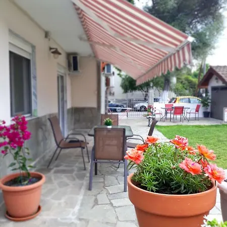 Aparthotel Elena Rooms-apartments