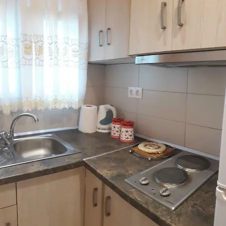 Elena Rooms-apartments 4* 아스프로발타