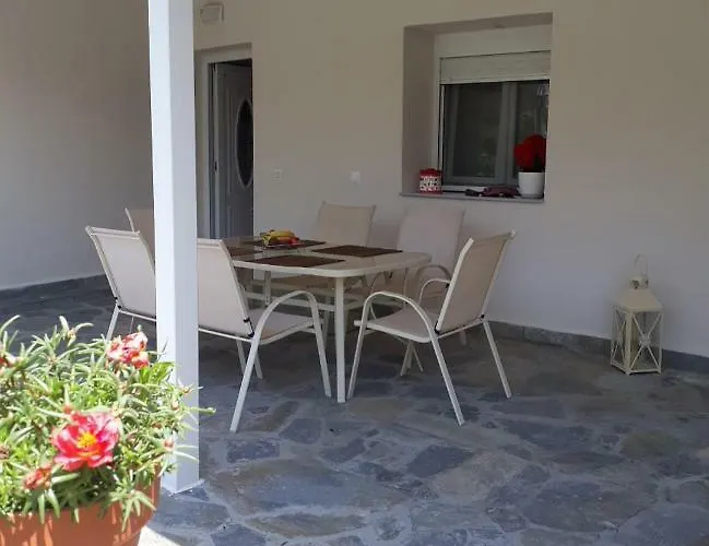 Elena Rooms-apartments 4* Аспровальта
